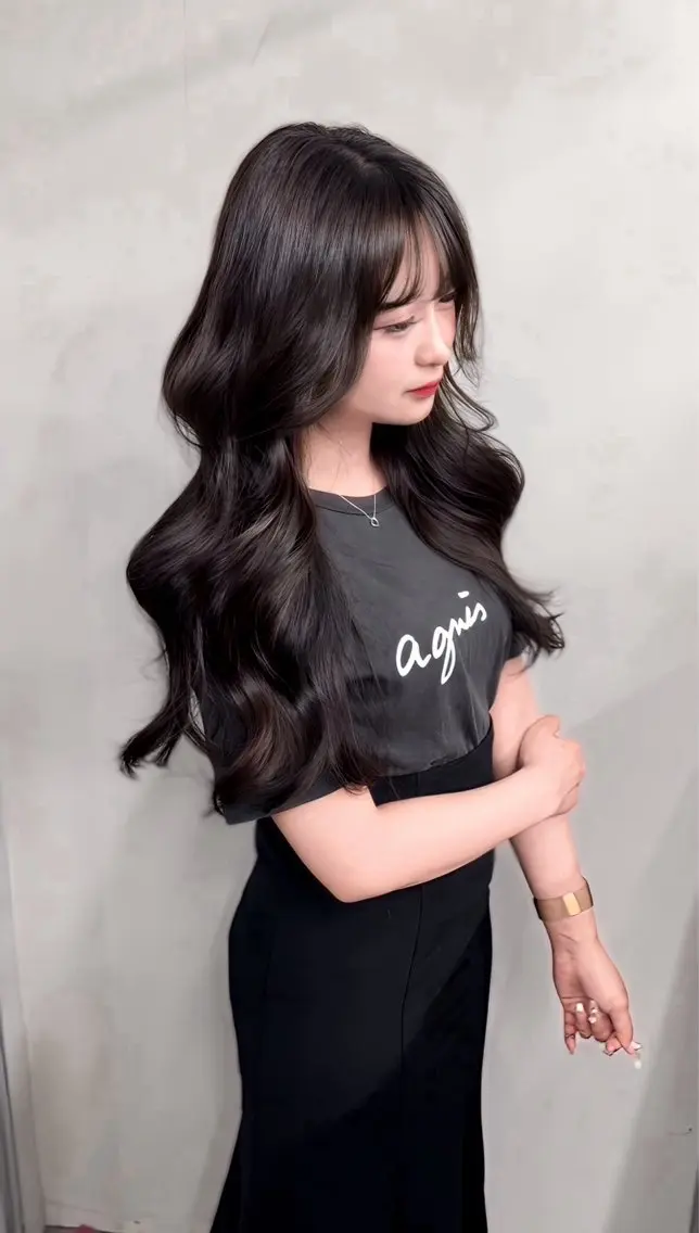 カラー 伊藤 憲のヘアスタイル