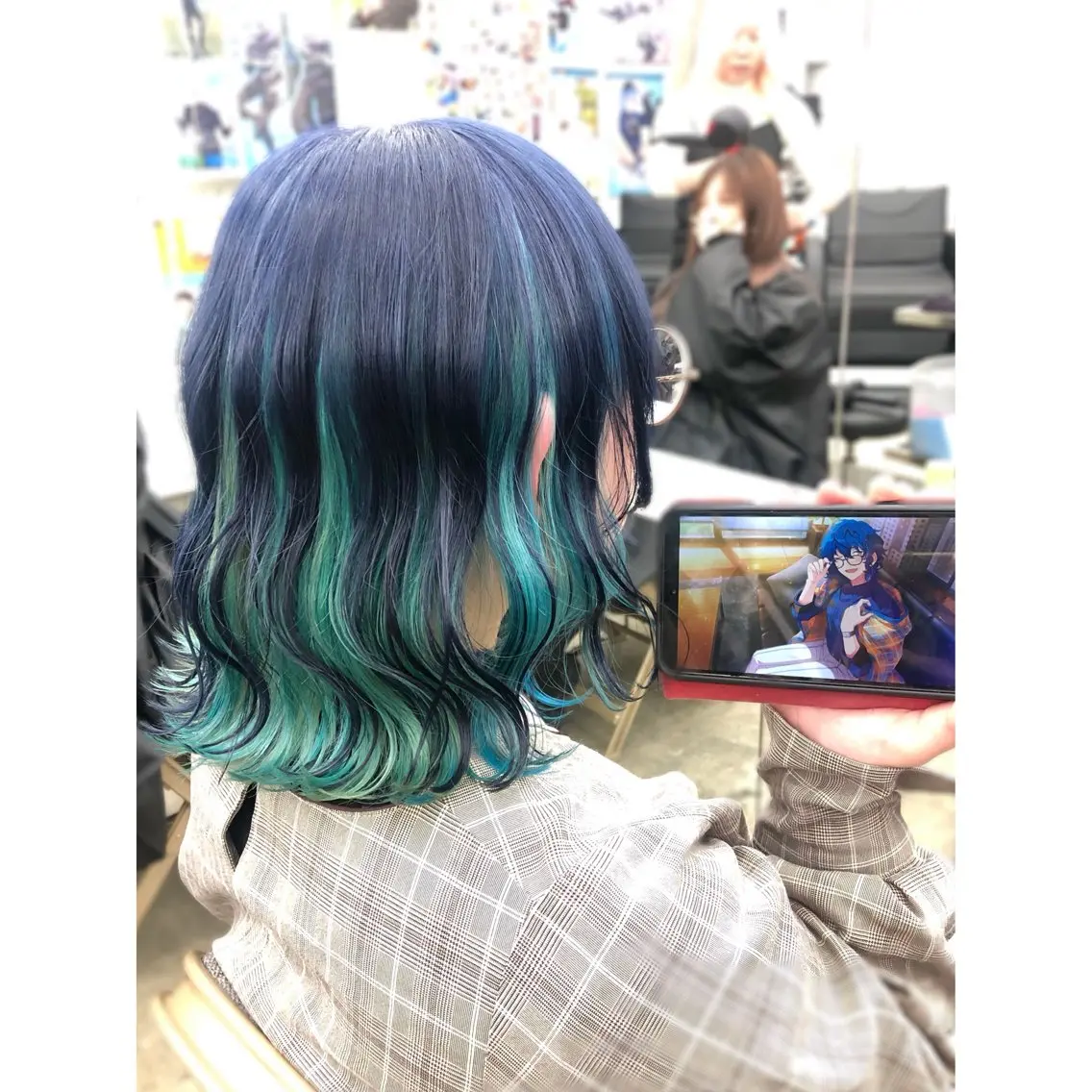 ミディアム カラー ブリーチ ブルーカラー ケアブリーチ デザインカラー ネイビーカラー カット ヘアカラー トリートメント 推しカラー✨ オタク美容師ユウカのヘアスタイル