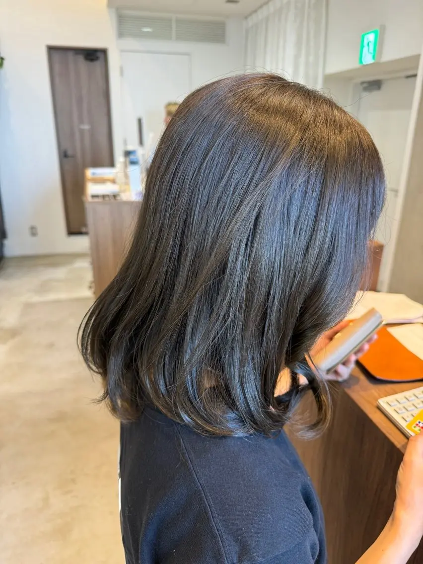 カラー オリーブカラー 岡山 優芽のヘアスタイル