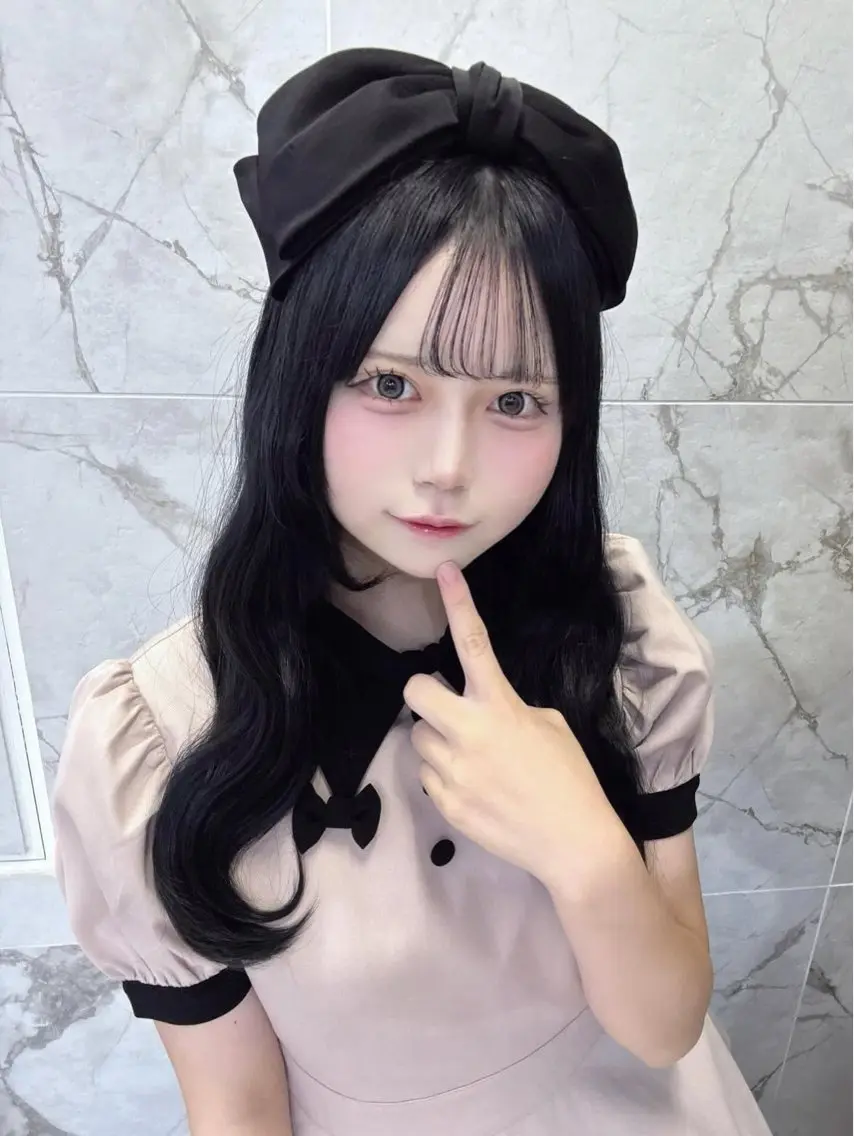 カラー 透明感カラー ヘアカラー RiRi🩵 アイドルモテカラー♡のヘアスタイル