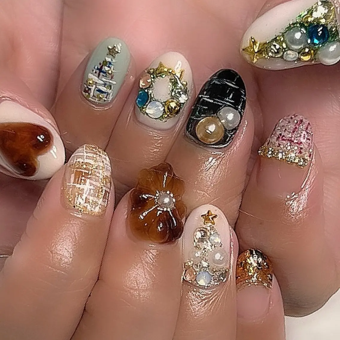 ネイル キラキラネイル マグネットネイル 持ち込み 冬ネイル クリスマス 🩵池袋heart nail🩵のネイルデザイン
