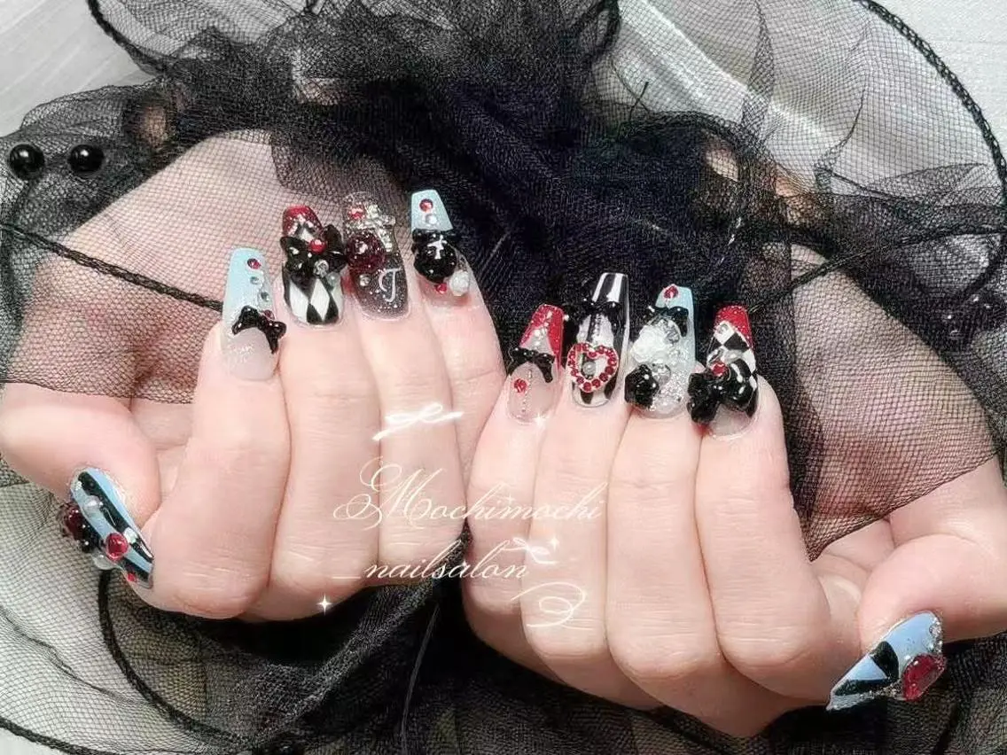 ネイル 長さ出し キラキラネイル 韓国ネイル ロングネイル マグネットネイル ハンドネイル ハンドケア KTNail 🎀 長さ出し専門店のネイルデザイン