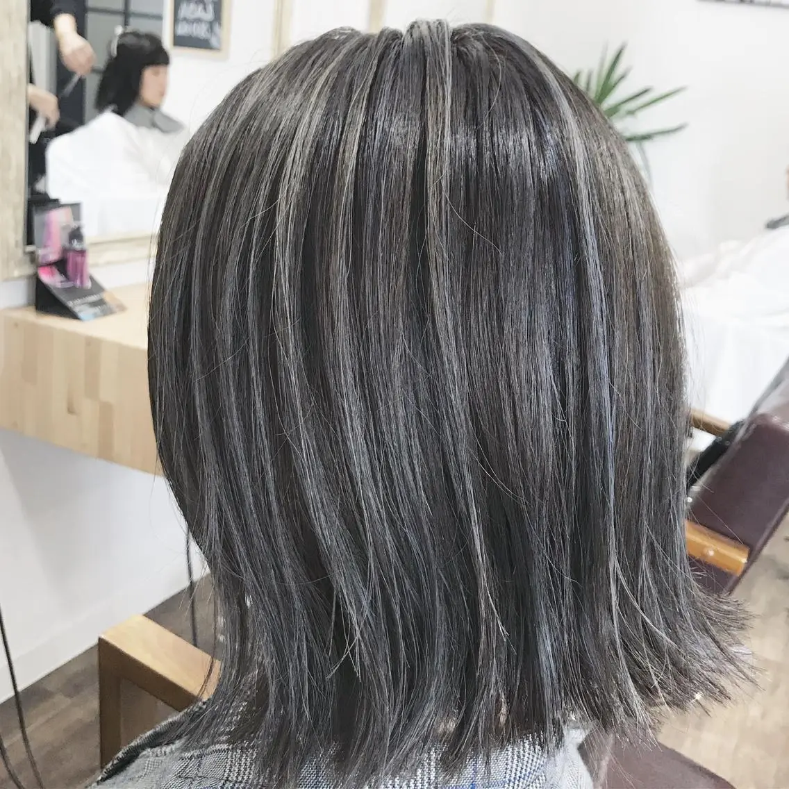 ミディアム カラー ヘアカラー トリートメント 土屋 貴章のヘアスタイル