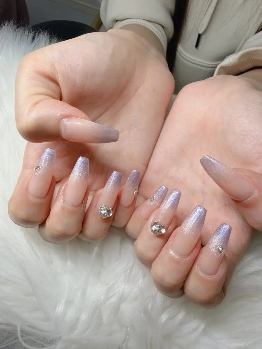 ネイル 長さ出し グラデーション 卒業式 キラキラネイル マグネットネイル Lee Nailsのネイルデザイン