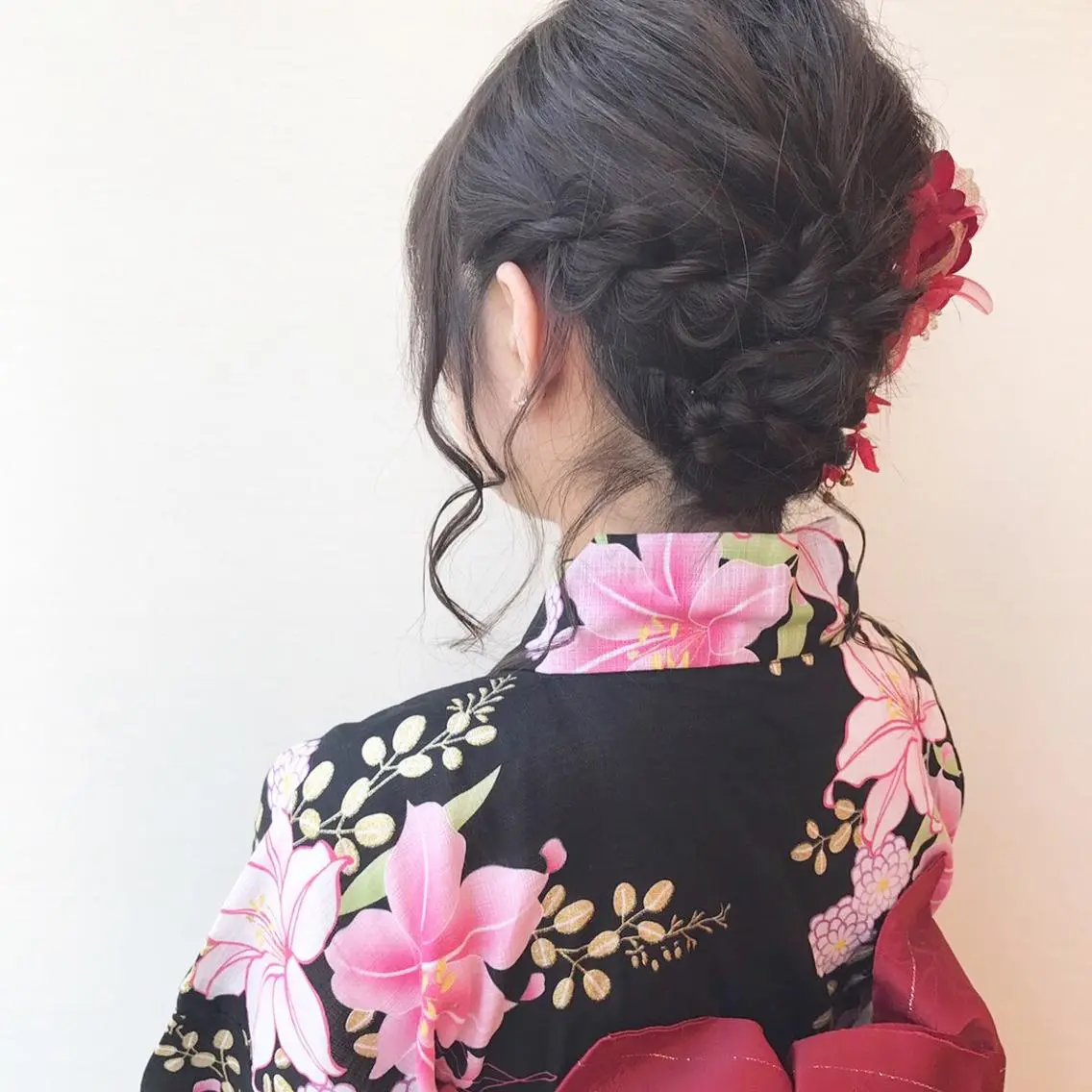 セミロング カラー ヘアアレンジ 白浜 サキのヘアスタイル