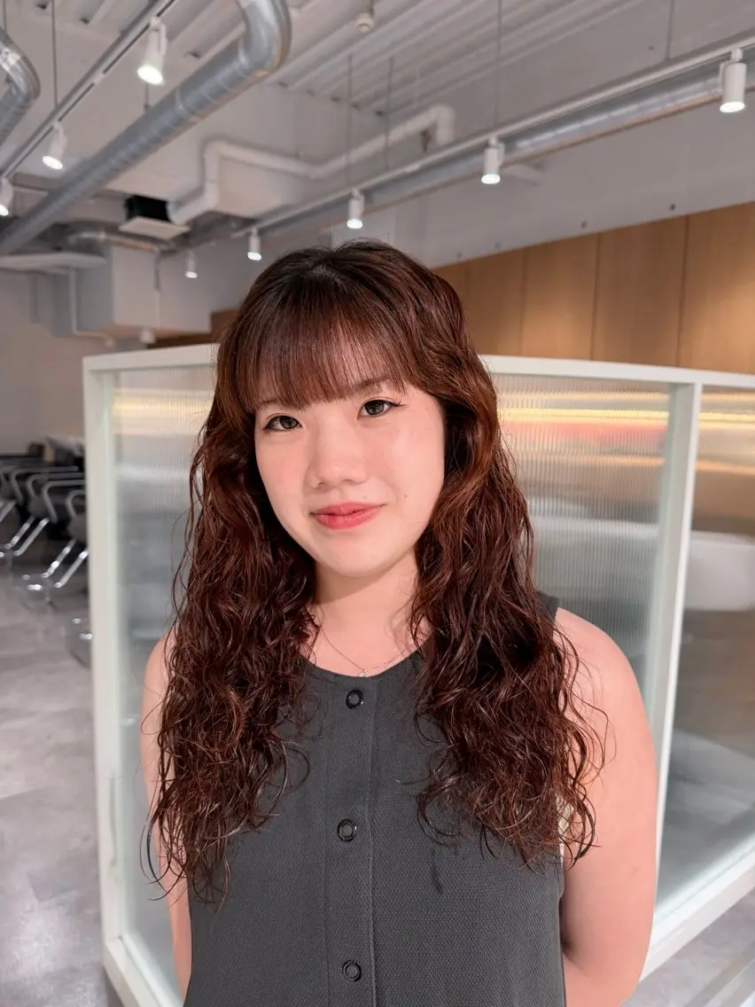 ロング 顔周りカット レイヤーカット カット パーマ 🐰カットモデル募集 🐰大場杏里🐰のヘアスタイル