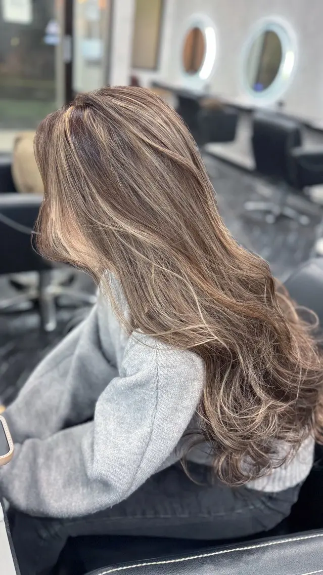 カラー ヘアカラー 神谷 咲笑のヘアスタイル