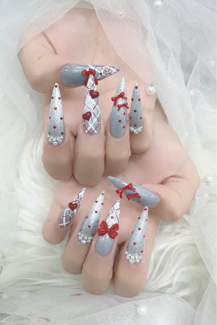 ネイル オーロラネイル クリアネイル フレンチネイル ジェルネイル ガーリー ハンドネイル Sakura Nail Salonのネイルデザイン