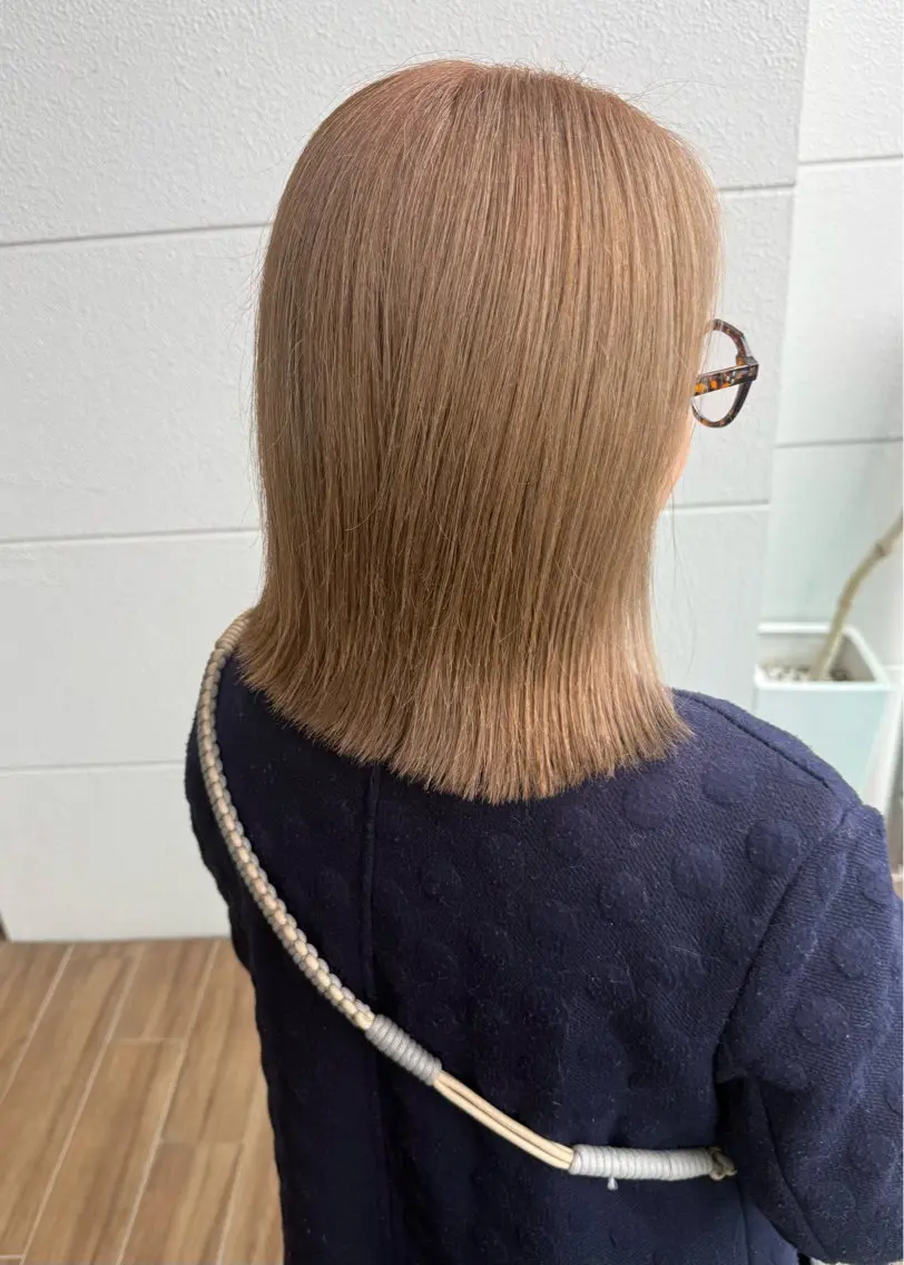 ミディアム カット ヘアカラー トリートメント 志賀 美沙のヘアスタイル