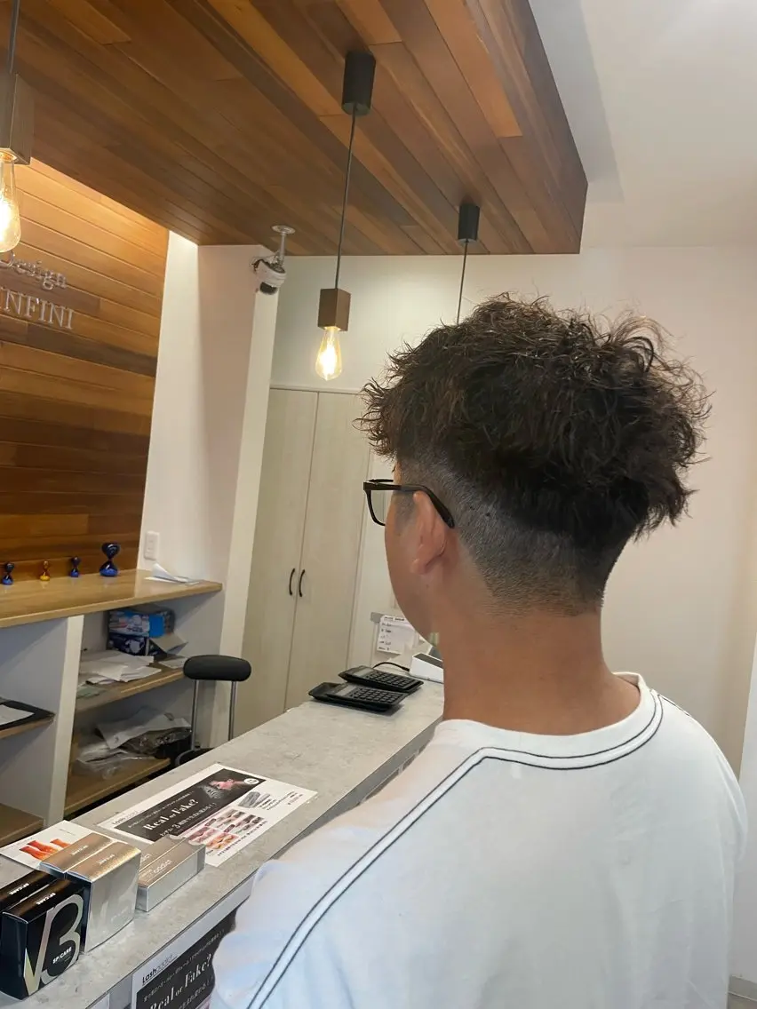 ショート パーマ メンズ やまこし 美裕樹のヘアスタイル