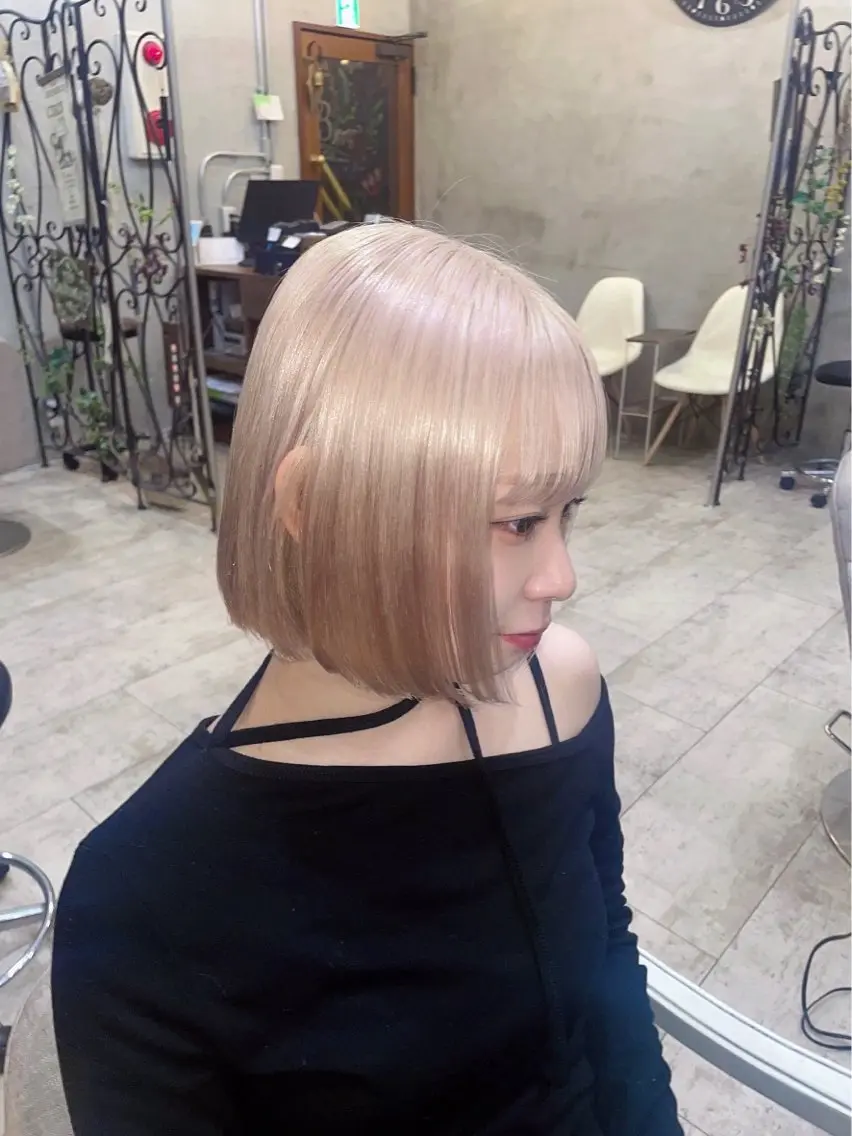 ショート カラー ブロンド ヘアカラー トリートメント 艶髪/ハイトーン/ ヘアセット/モエノのヘアスタイル