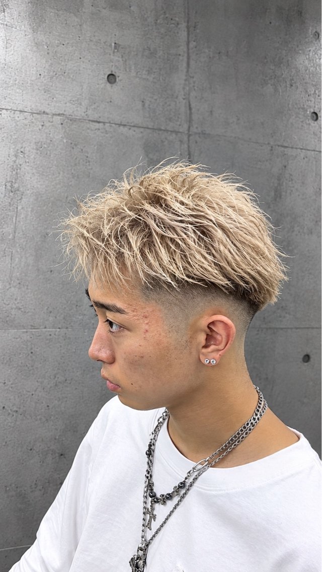 カラー メンズ ブロンド ホワイトブロンド カット ヘアカラー 🔥メンズ特化🔥 フェード職人/匠翔のヘアスタイル
