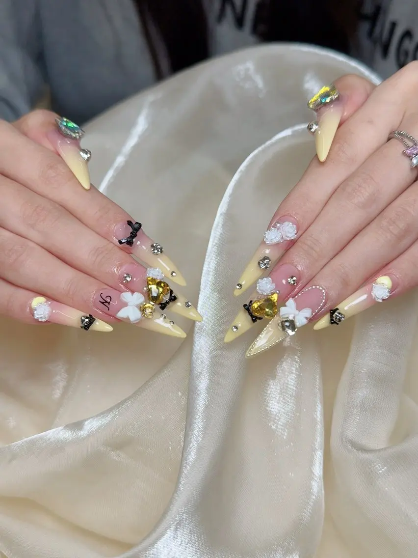 ネイル ハンドネイル ENsalon akiのネイルデザイン