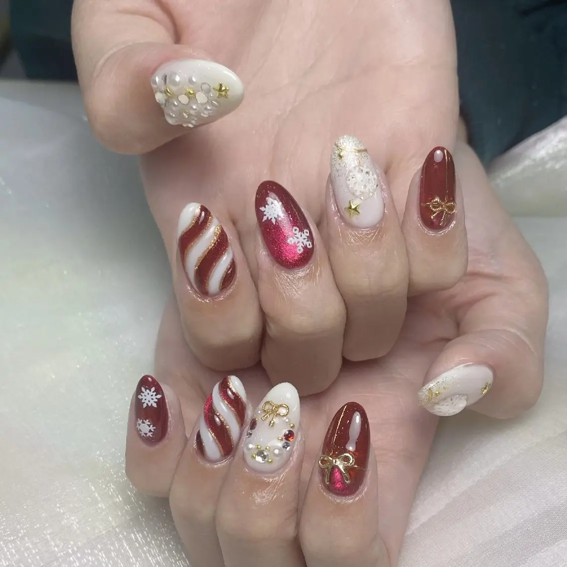 ネイル チークネイル フレンチネイル ジェルネイル ガーリー キラキラネイル ハンドネイル UM Nail Salonのネイルデザイン