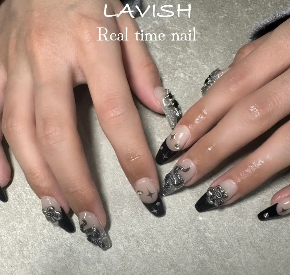 ネイル LAVISH 大和店 emi･:*+のネイルデザイン