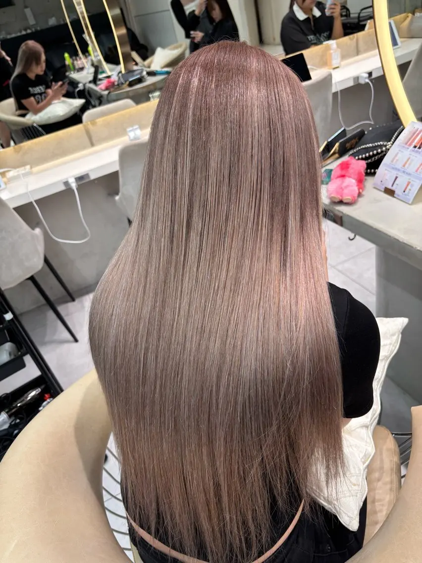 ロング カラー ブリーチ ボブ エクステ ロング あいり／艶髪 、透明感カラー🩶のヘアスタイル