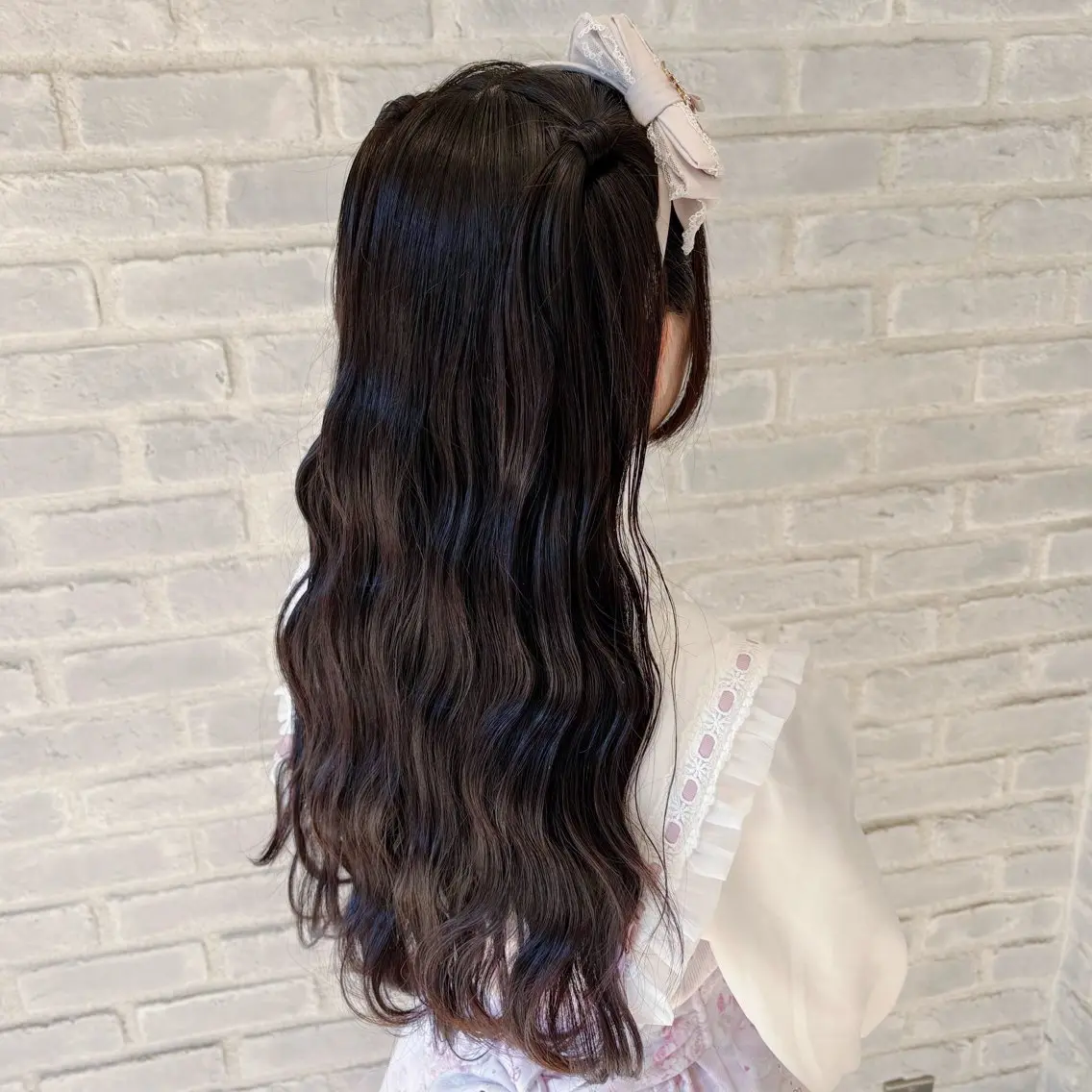ヘアアレンジ AOI🎀 顔周り カット/透明感カラーのマツエク・マツパデザイン