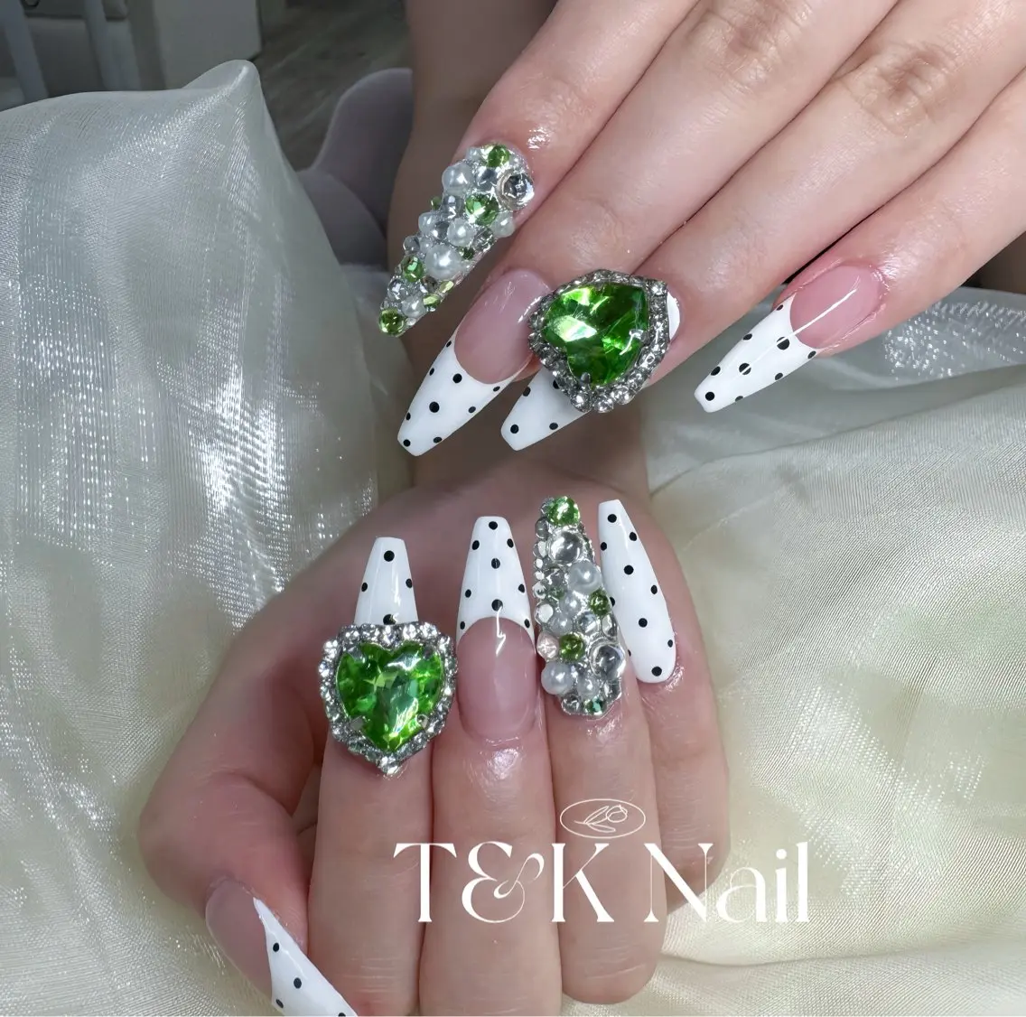 ネイル ハンドネイル ༺༒T&K nail ༒༻のネイルデザイン