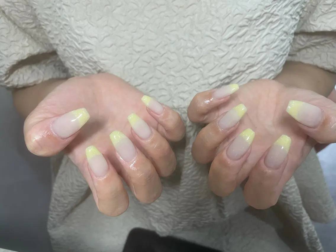ネイル LAVISH 大和店 emi･:*+のネイルデザイン