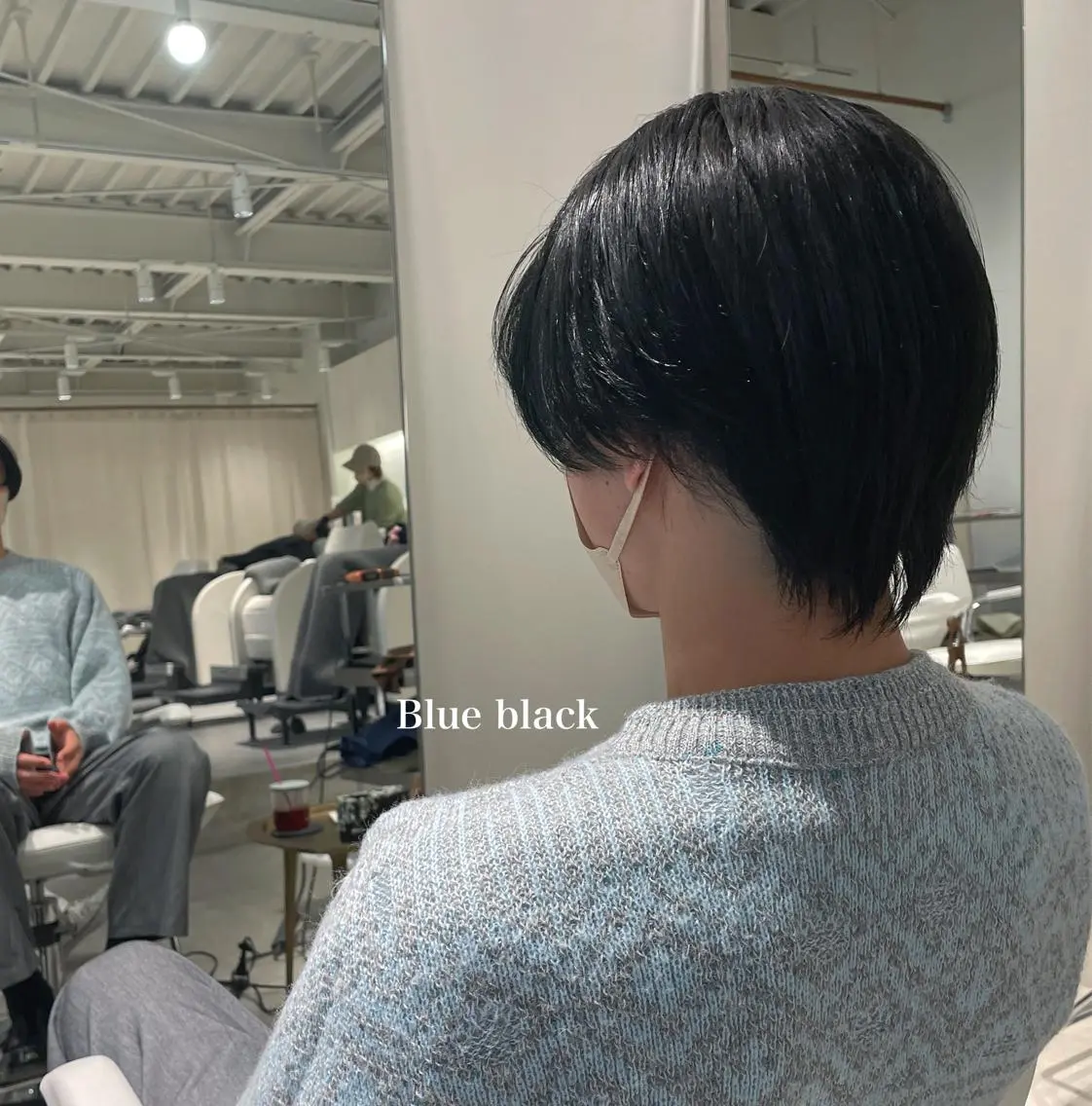 ショート カラー メンズ メンズブリーチ 黒髪 ブリーチ ブルーカラー ブルーブラック 峯崎 葵のヘアスタイル