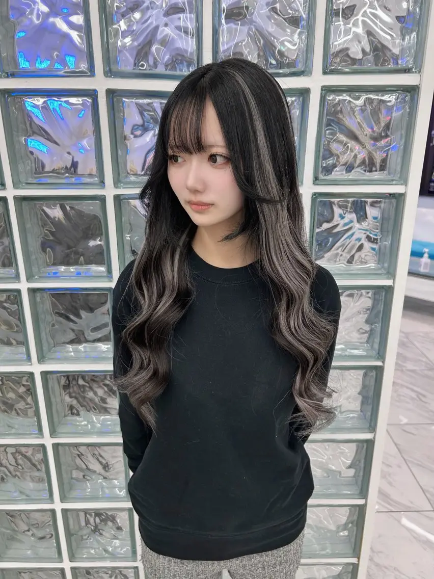 ロング ハイライト エクステ 三尾 樺緒のヘアスタイル