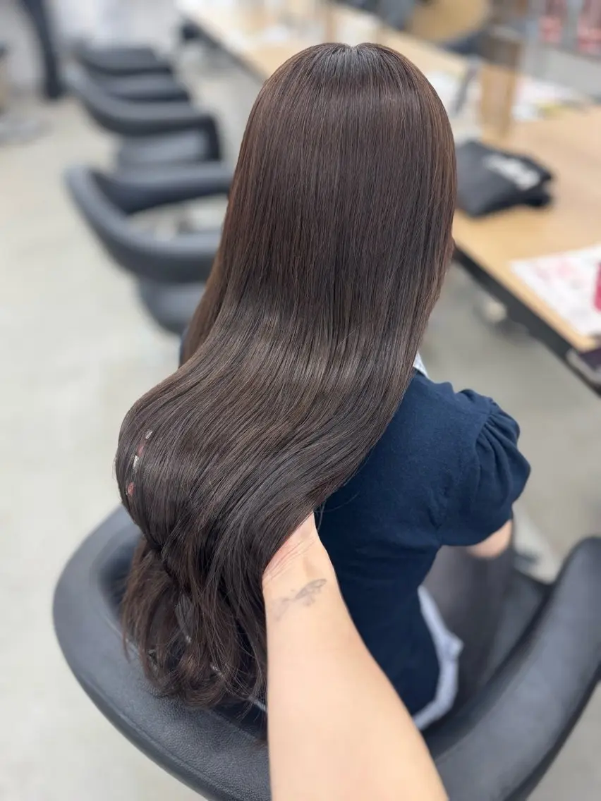 カラー 透明感カラー🫧 EMAのヘアスタイル