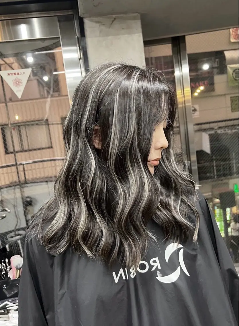 セミロング カラー ダークグレー ダークグレージュ グレージュ ハイライトカラー ハイライト 指名数No.1 /NAOYAのヘアスタイル