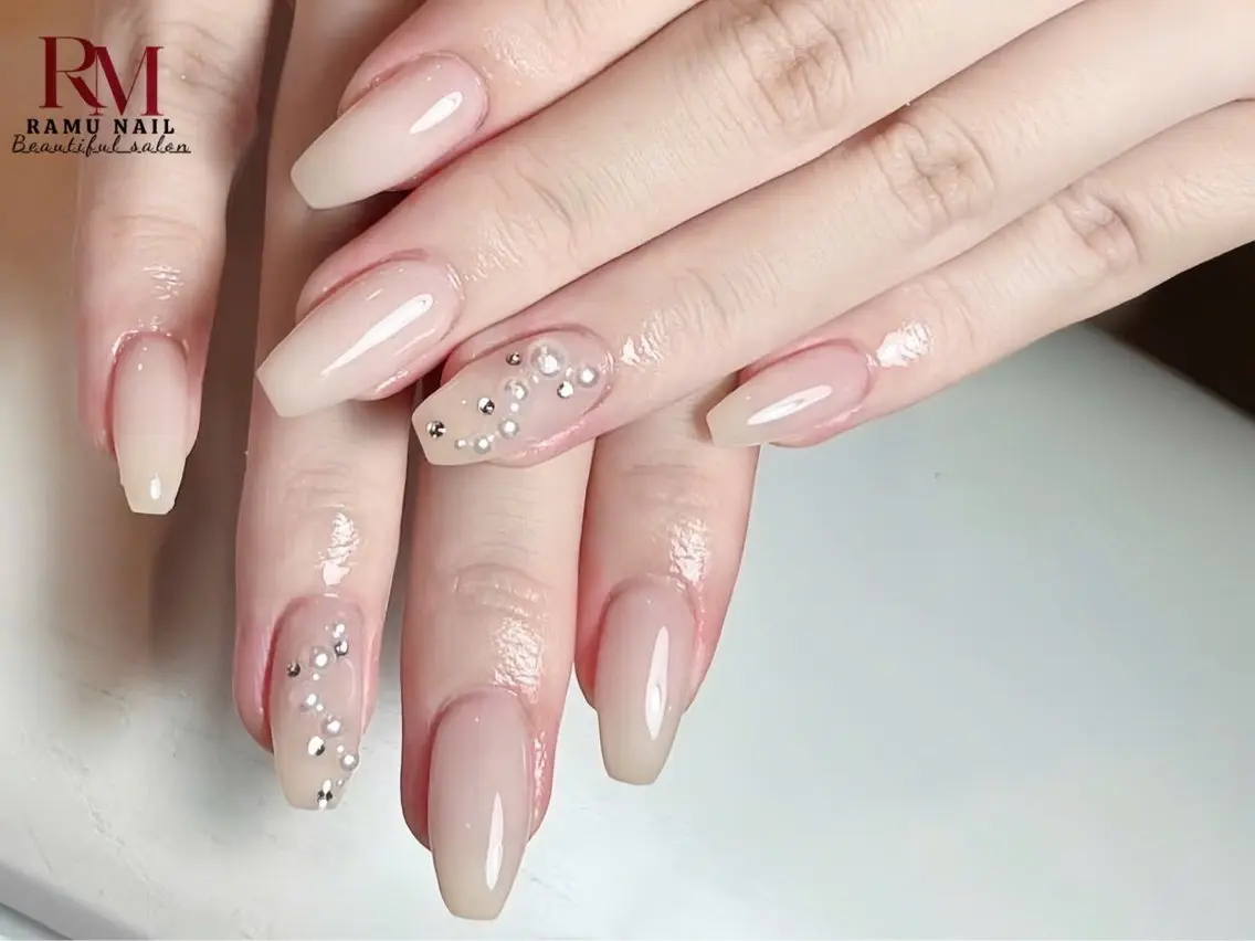 ネイル キラキラネイル マグネットネイル ミラーネイル ピンク ストーンネイル ハンドネイル RAMU Nail 恵比寿店のネイルデザイン