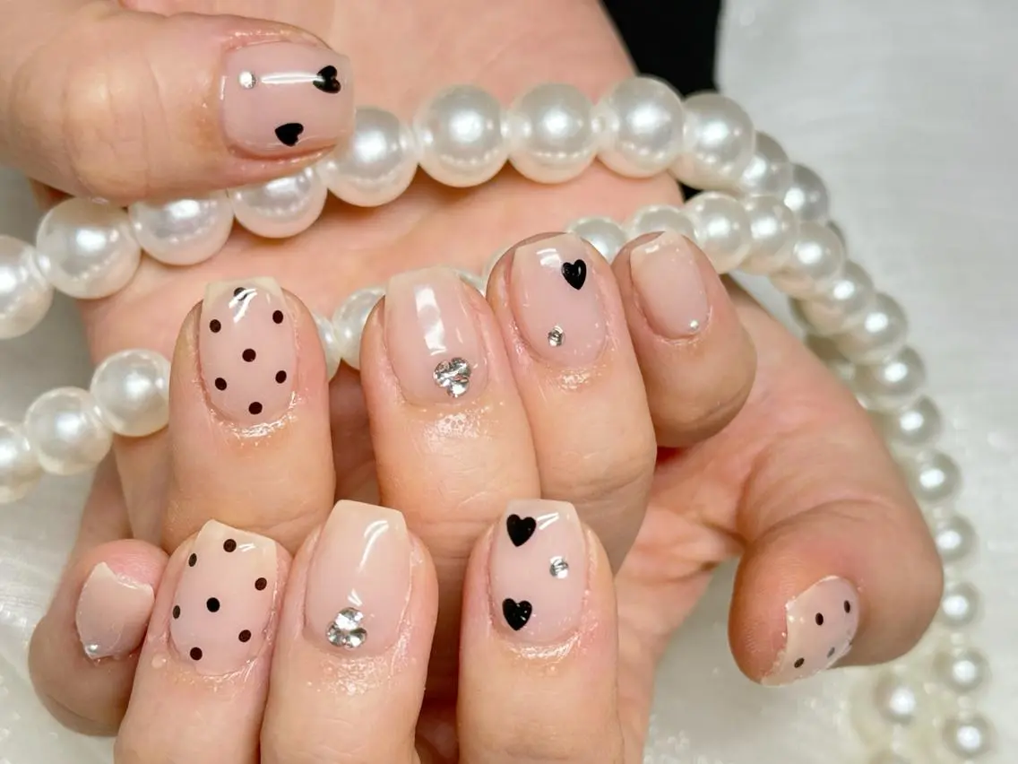 ネイル 長さ出し フレンチネイル キラキラネイル マグネットネイル ニュアンスネイル Lucky nail salonのネイルデザイン