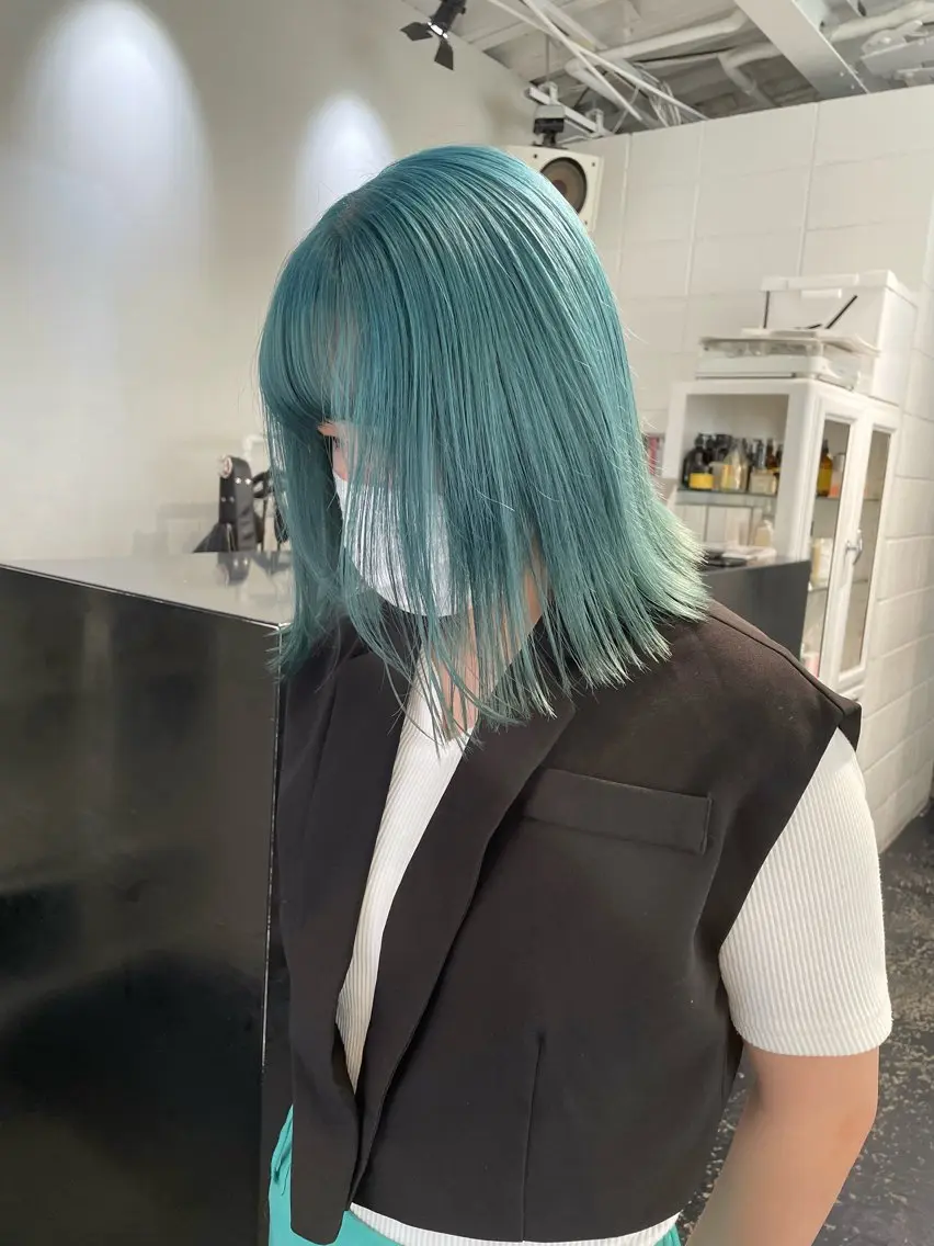 ミディアム カラー ヘアアレンジ ブリーチ ブルーカラー カット ヘアカラー トリートメント 艶ハイトーン/ヘア アレンジAYAKAのヘアスタイル