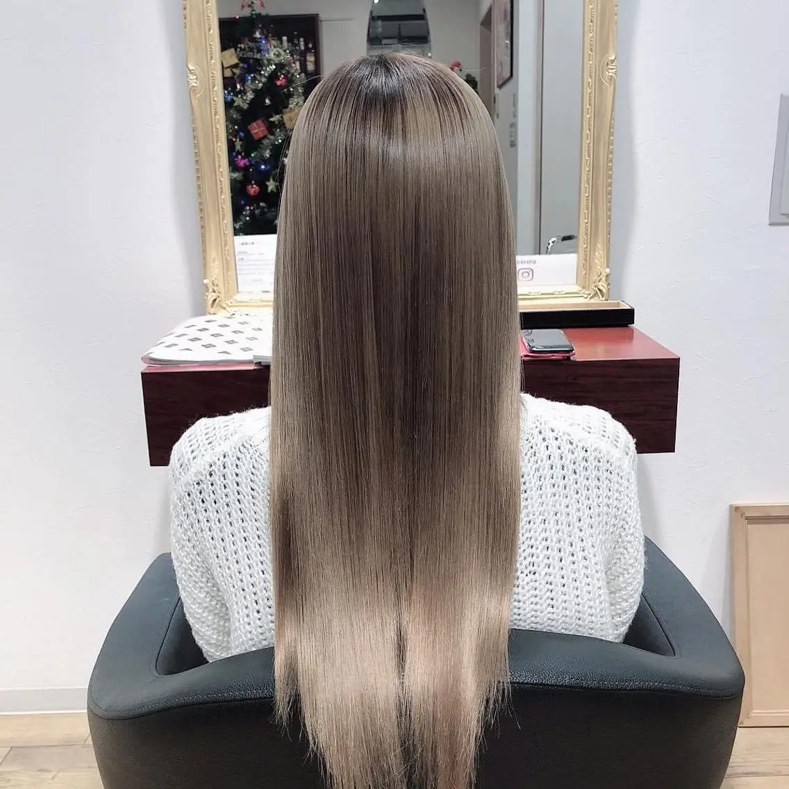 ロング カラー グレージュ ミルクティーグレージュ カット ヘアカラー トリートメント 千葉 たかしのヘアスタイル