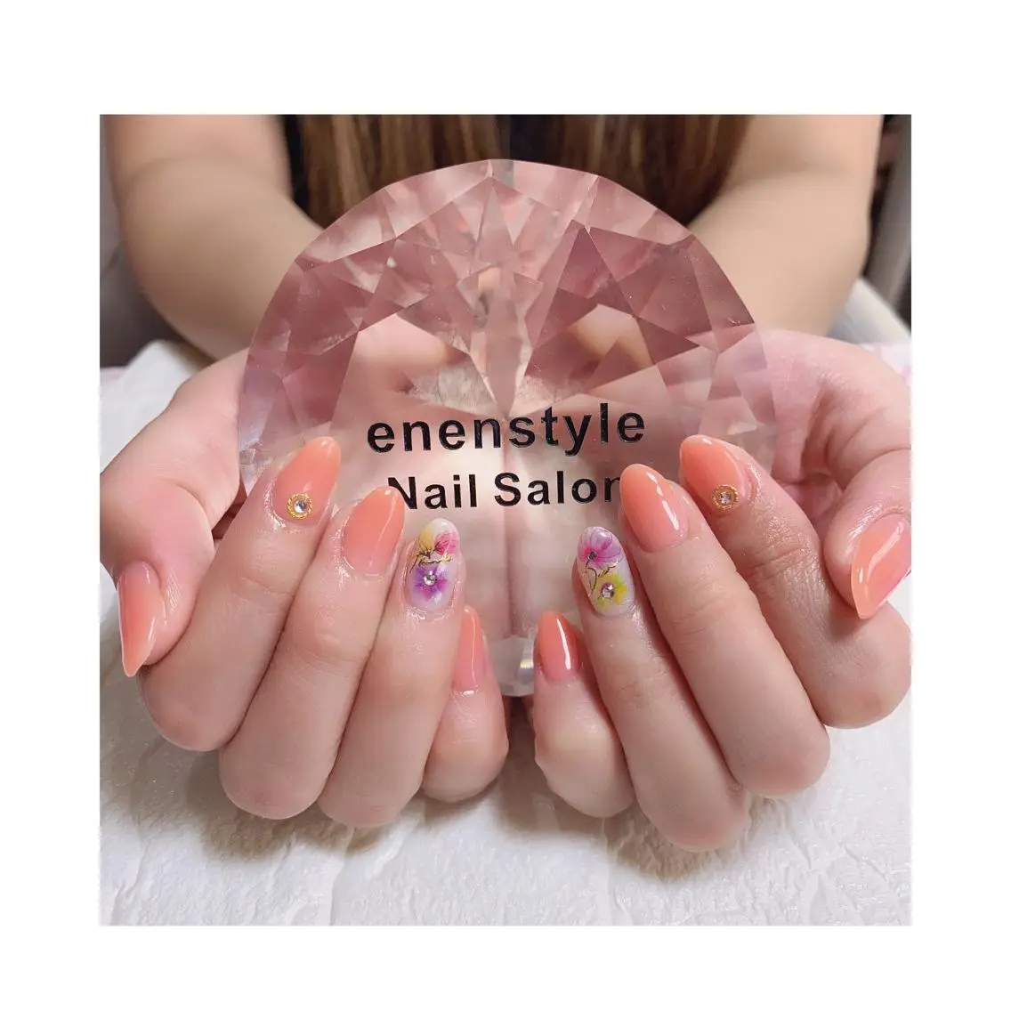 ミディアム ネイル ハンドネイル 🐾enen style 🐾のネイルデザイン
