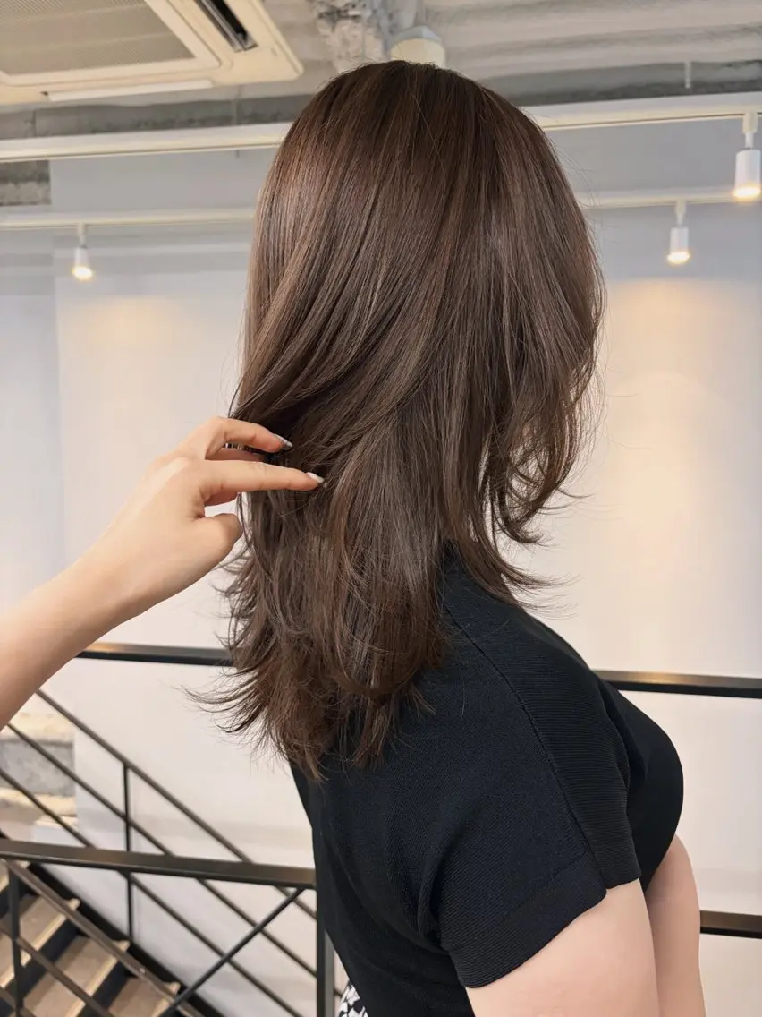 ロング カット ヘアカラー トリートメント 下川 結月のヘアスタイル