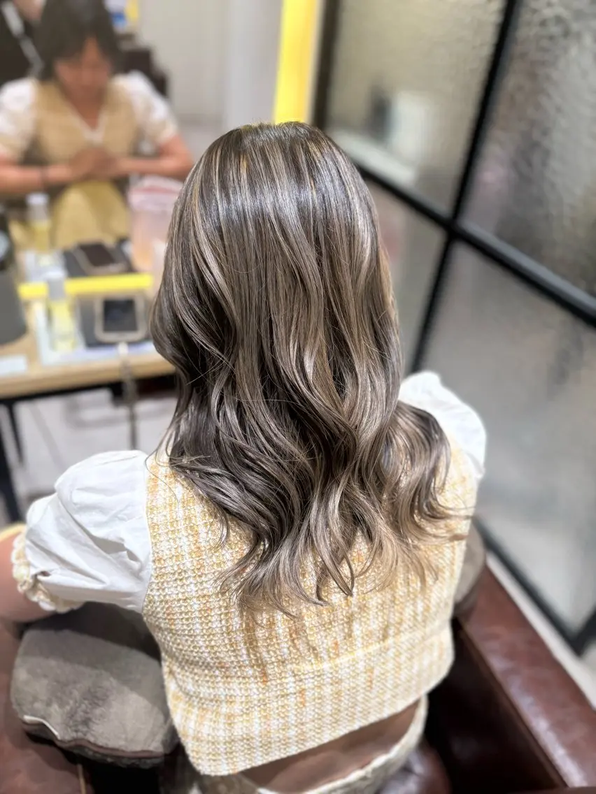 【ブリーチカラー𝐜𝐨𝐮𝐩𝐨𝐧♡】カット➕ケアブリーチ➕透明感カラー➕3stepTrの写真