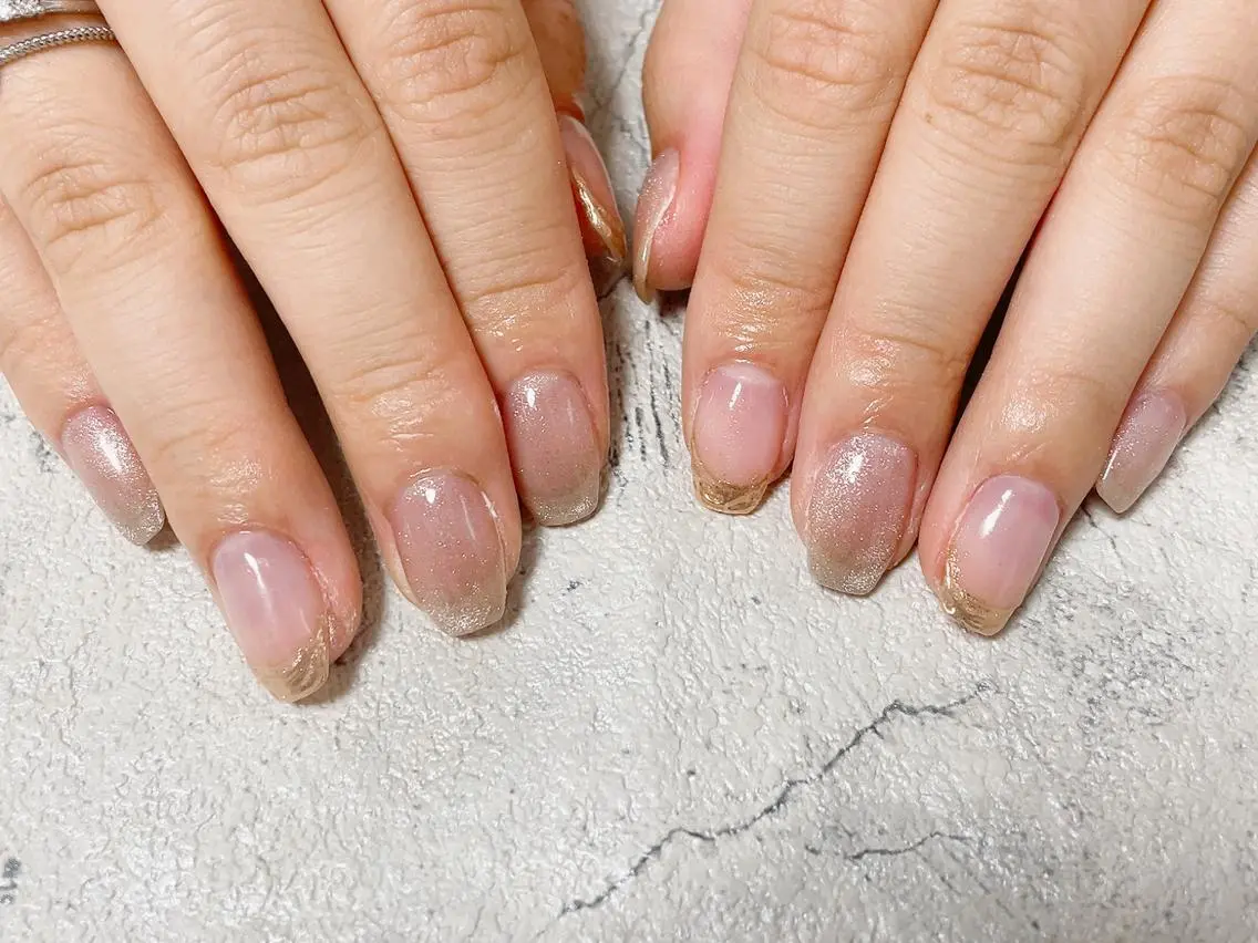 ネイル オーロラネイル フラワーネイル フットネイル フレンチネイル ジェルネイル ハンドネイル mogunail &blowのネイルデザイン