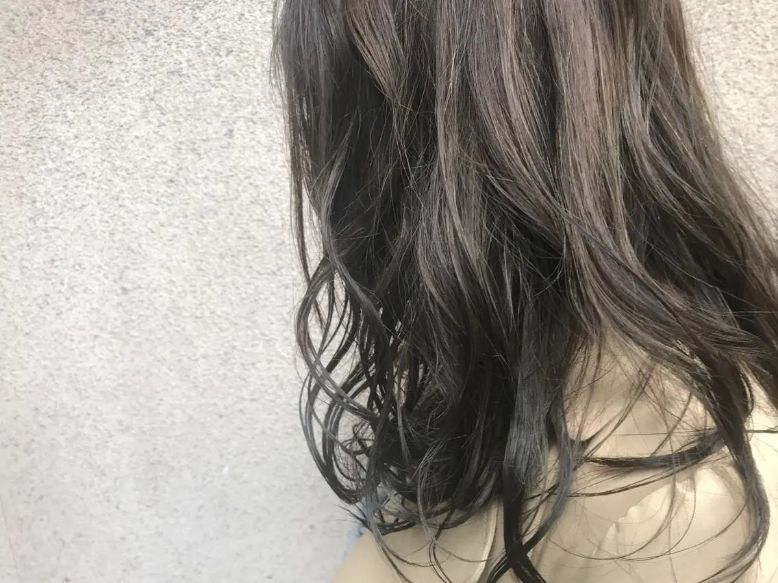 ミディアム カラー アッシュ アッシュグレー アッシュグレージュ ベージュカラー グレージュ カット ヘアカラー トリートメント vato バトのヘアスタイル