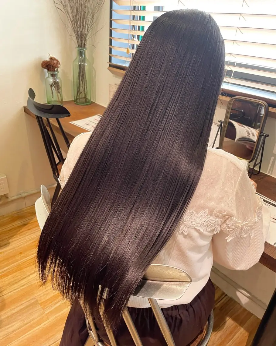 ロング 髪質改善 柔らかな縮毛矯正 透明感カラー💫のヘアスタイル
