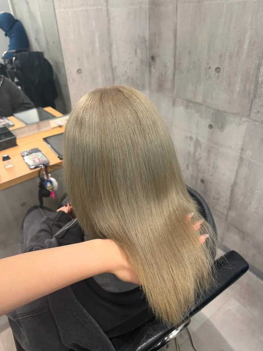 ロング カラー カット ヘアカラー トリートメント ヘアセット newi赤羽 HINATAのヘアスタイル