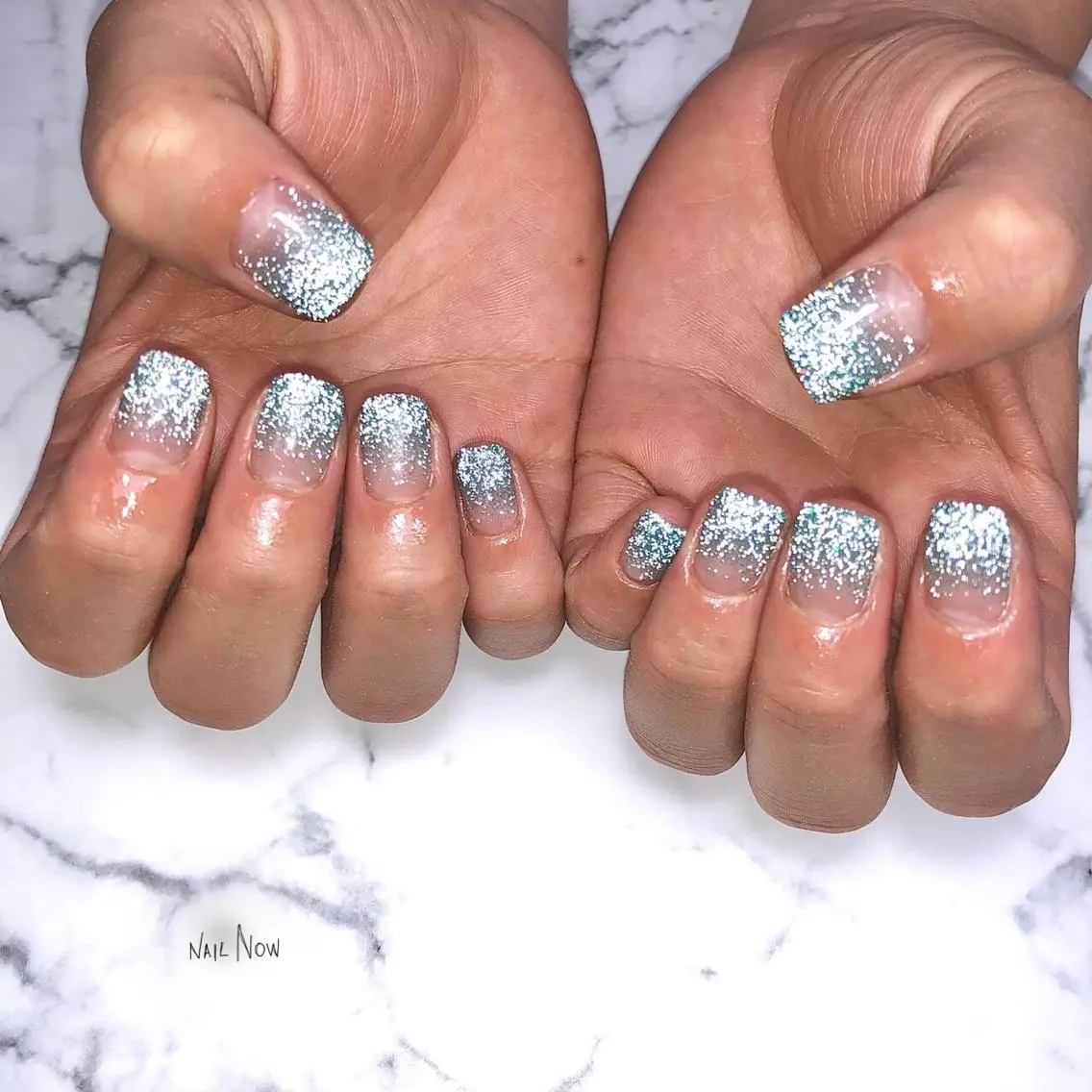 ネイル ブルー フラッシュネイル ジェルネイル グラデーション キラキラネイル ハンドネイル NAIL NOWのネイルデザイン