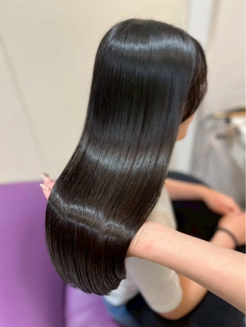 ロング 藤井 菜々のヘアスタイル