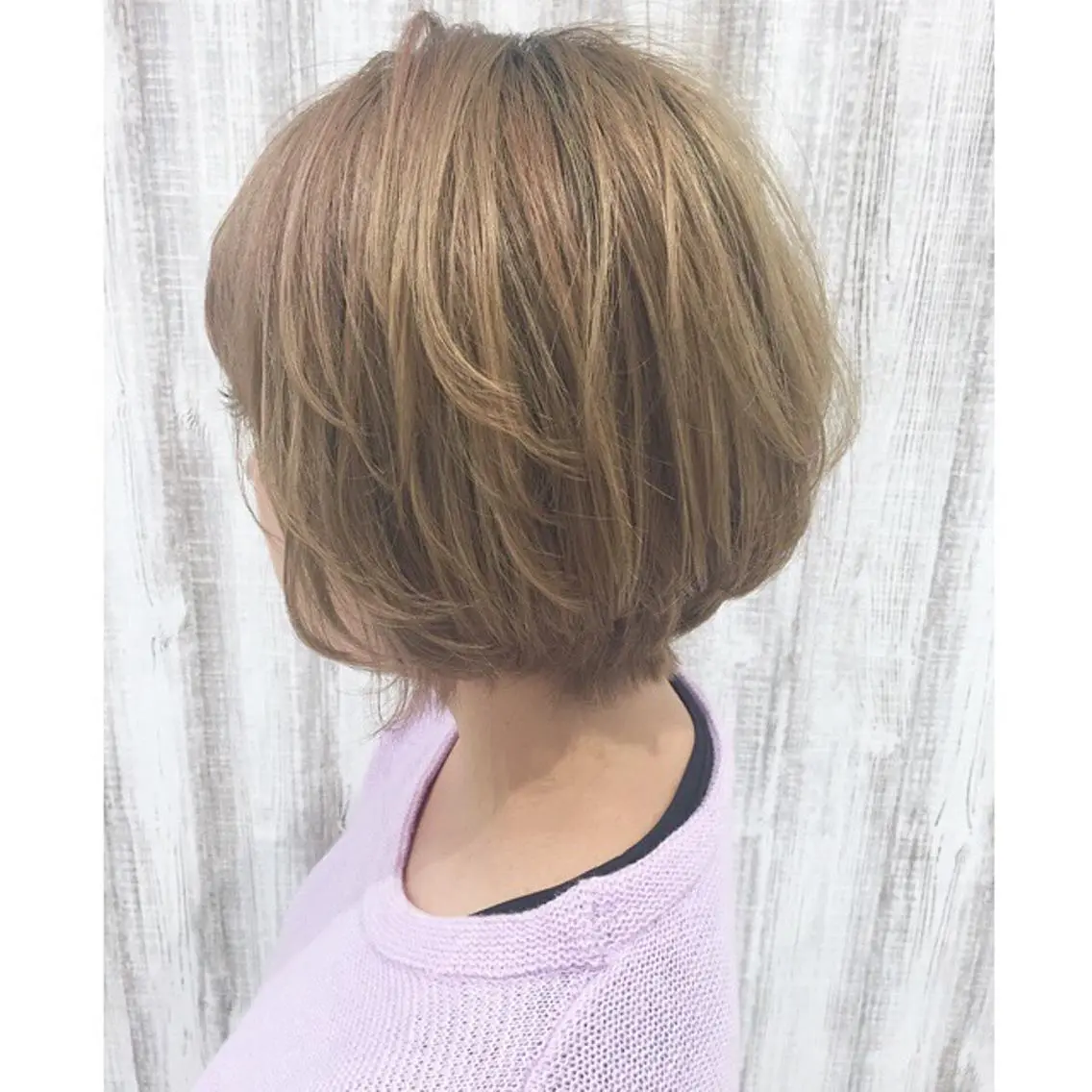 ショート カラー ヘアアレンジ ハイトーンカラー ショートヘア 透明感♡︎♡︎ 佐々木早苗のヘアスタイル