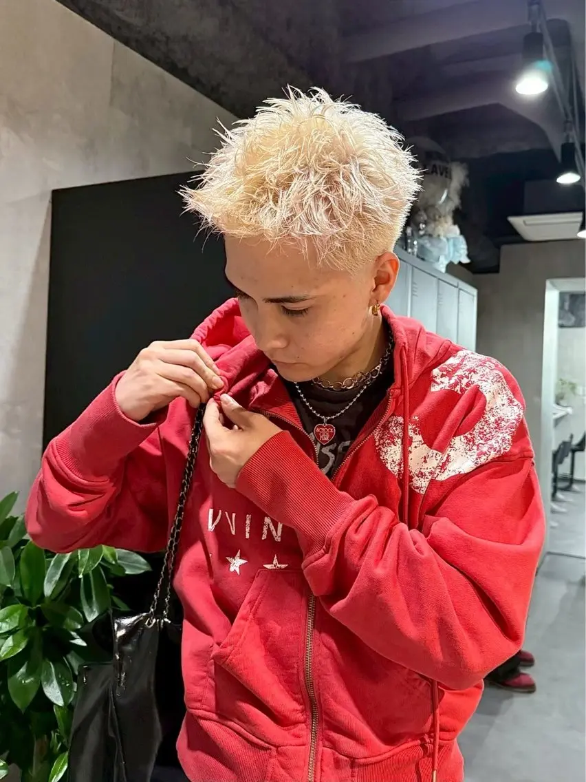 ショート ヘアカラー メンズカット センタ ーパート、マッシュのヘアスタイル