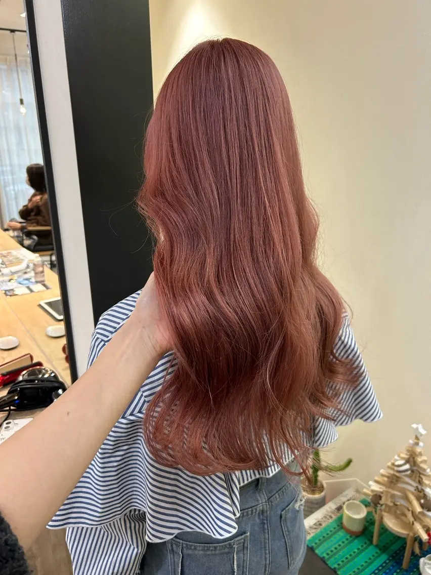 ロング カラー ベージュカラー ブリーチ ピンクカラー ピンクベージュ カット ヘアカラー トリートメント hubhair レイヤー/透明感のヘアスタイル