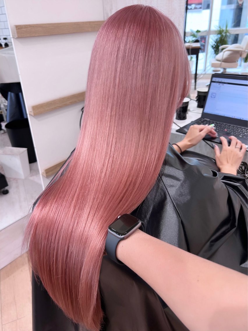 ロング 💛NOZOMI💛 ハイトーンカラーのヘアスタイル