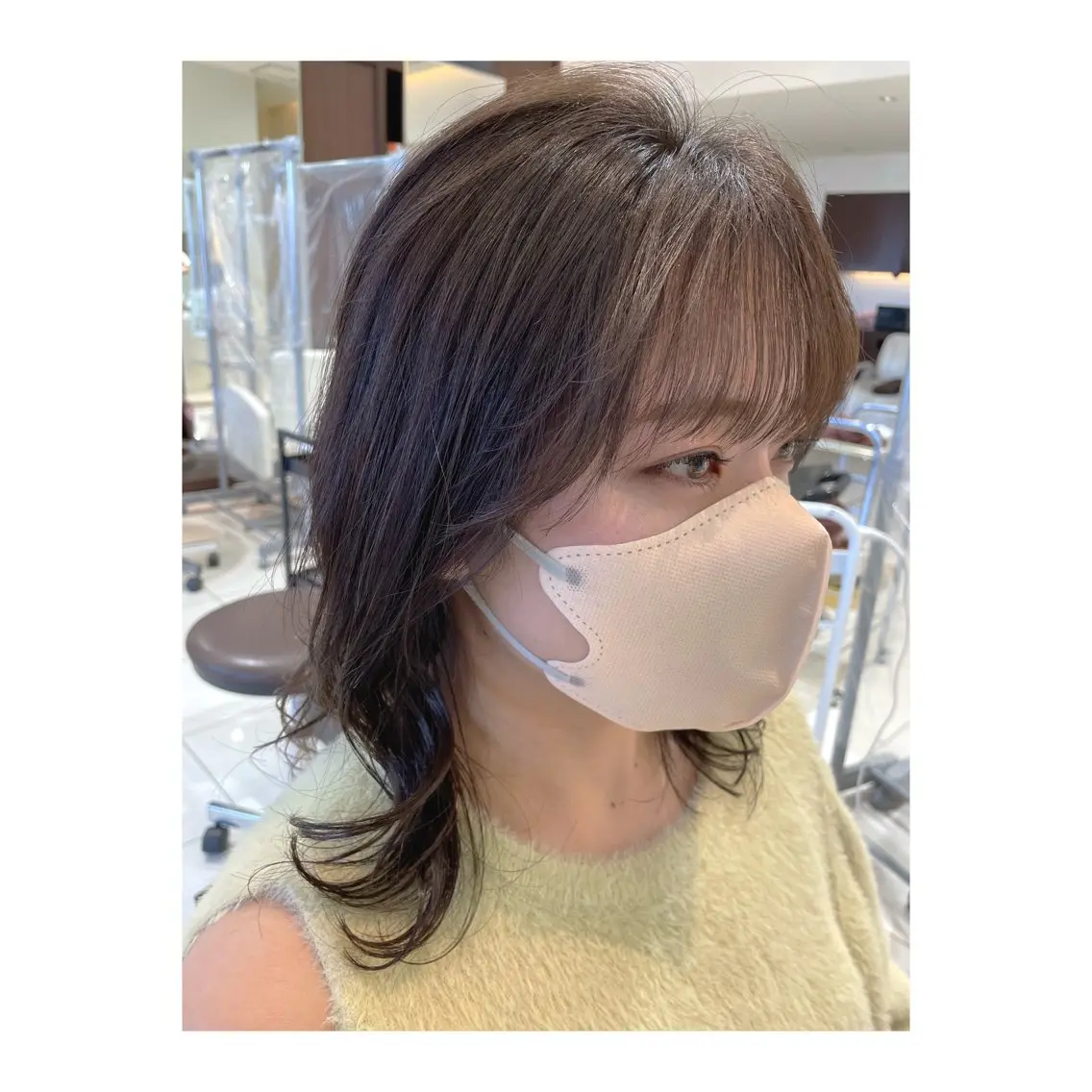 セミロング カラー ミストバング  フェイスフレーミング 秋山 俊のヘアスタイル