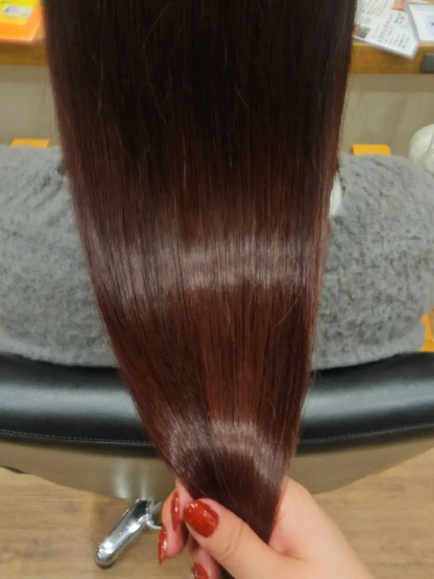 ロング ヘアカラー 関口 友菜のヘアスタイル