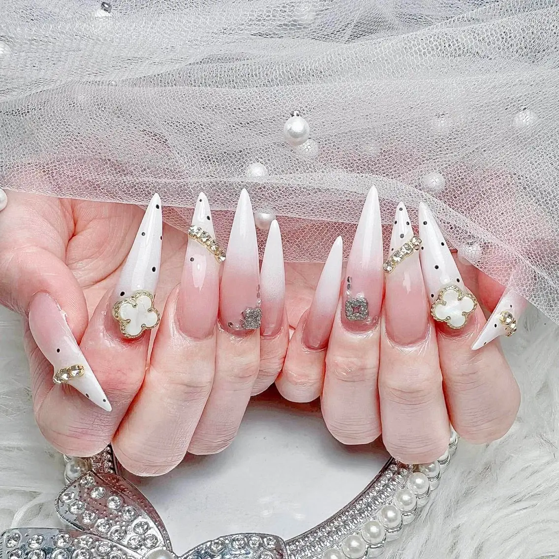 ネイル アートネイル オーロラネイル ブラウン ジェルネイル グラデーション ハンドネイル ハンドケア Nova Nailのネイルデザイン