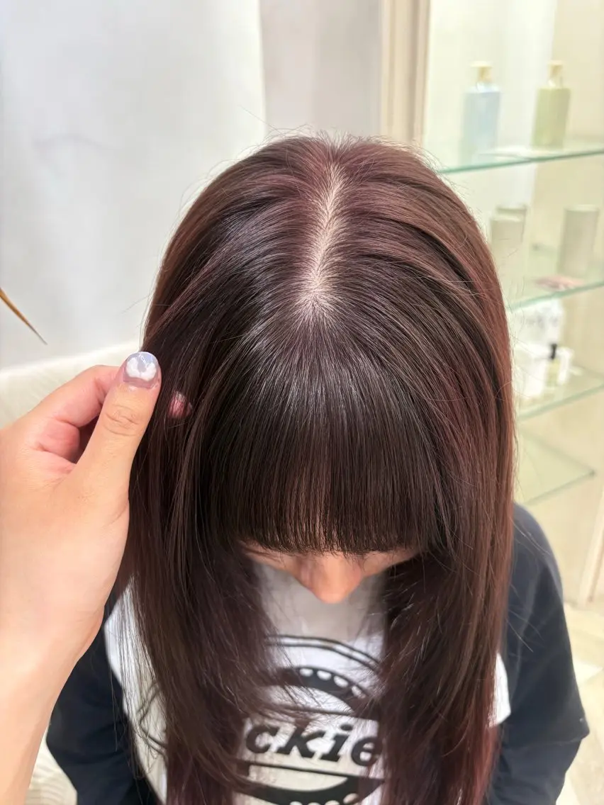 セミロング カラー ブリーチ カシス ブリーチなしカラー パープルカラー ヘアカラー トリートメント ブリーチなし┆ うる艶┆hinataのヘアスタイル
