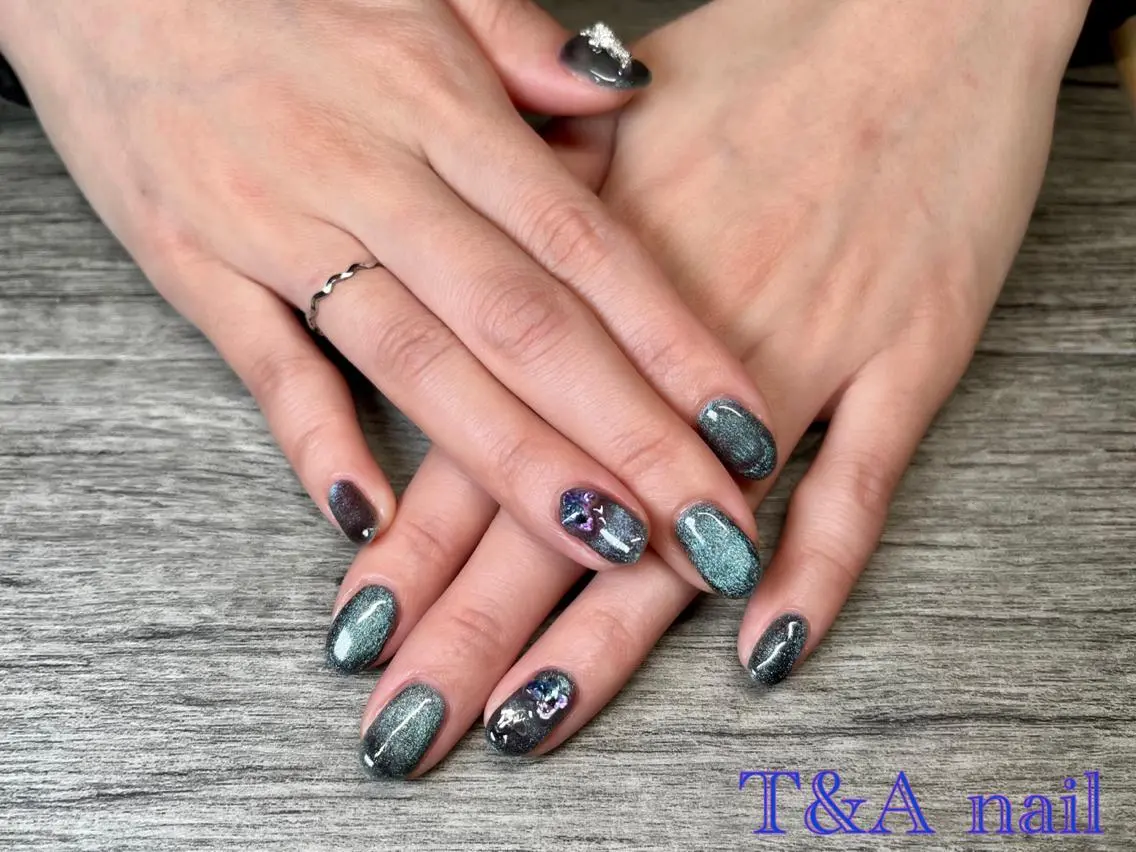 ミディアム ネイル パープルカラー ブルー 長さ出し ジェルネイル マグネットネイル T&A nailのネイルデザイン