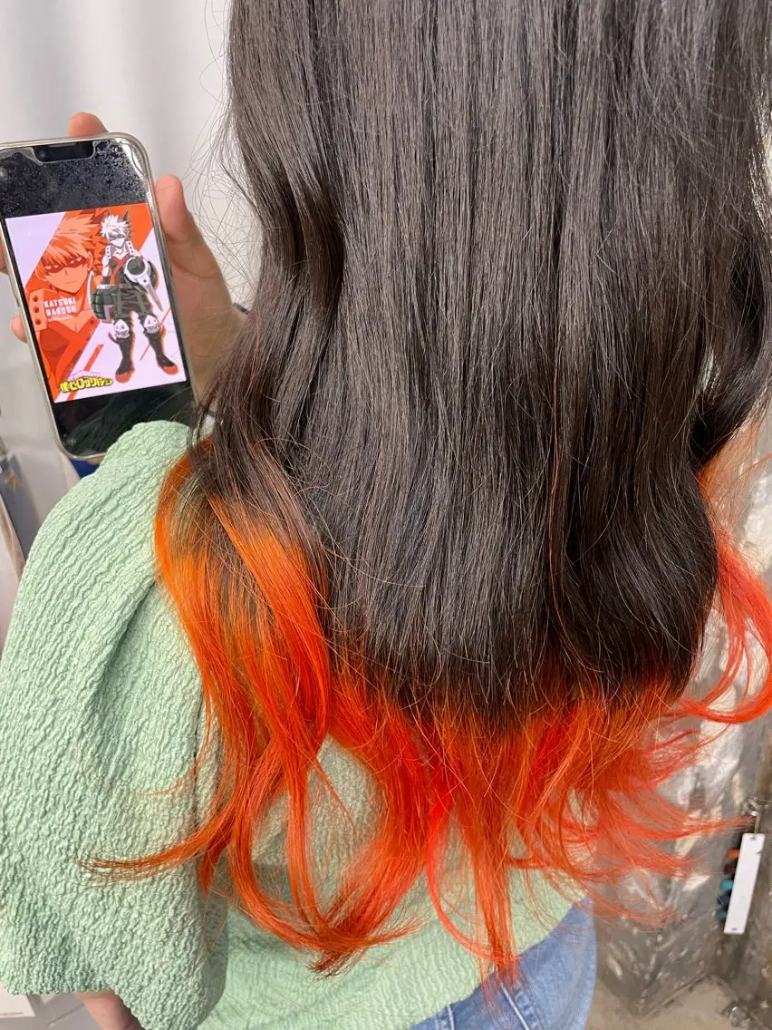 ロング カラー ヘアカラー インナーカラー 推し ブリーチ 髪質改善のヘアスタイル